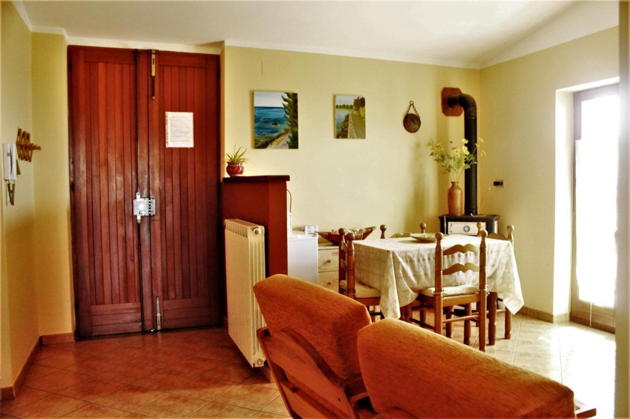 Mansarda Fiorita Bed & Breakfast Abatemarco Exterior photo