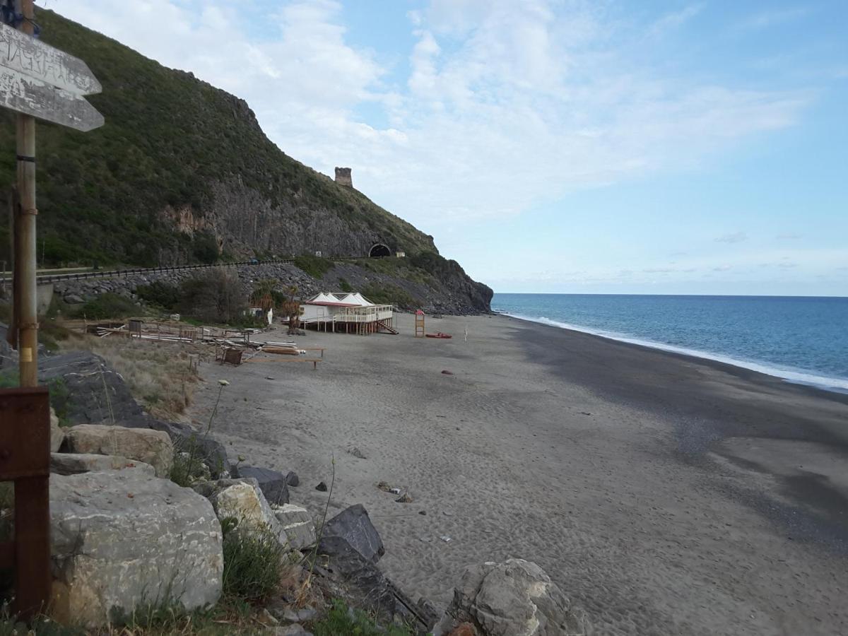 Mansarda Fiorita Bed & Breakfast Abatemarco Exterior photo