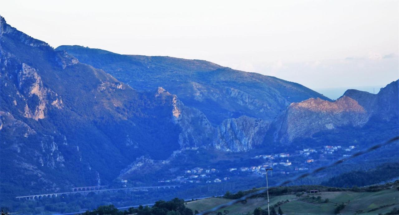 Mansarda Fiorita Bed & Breakfast Abatemarco Exterior photo