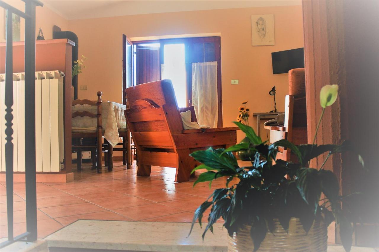 Mansarda Fiorita Bed & Breakfast Abatemarco Exterior photo