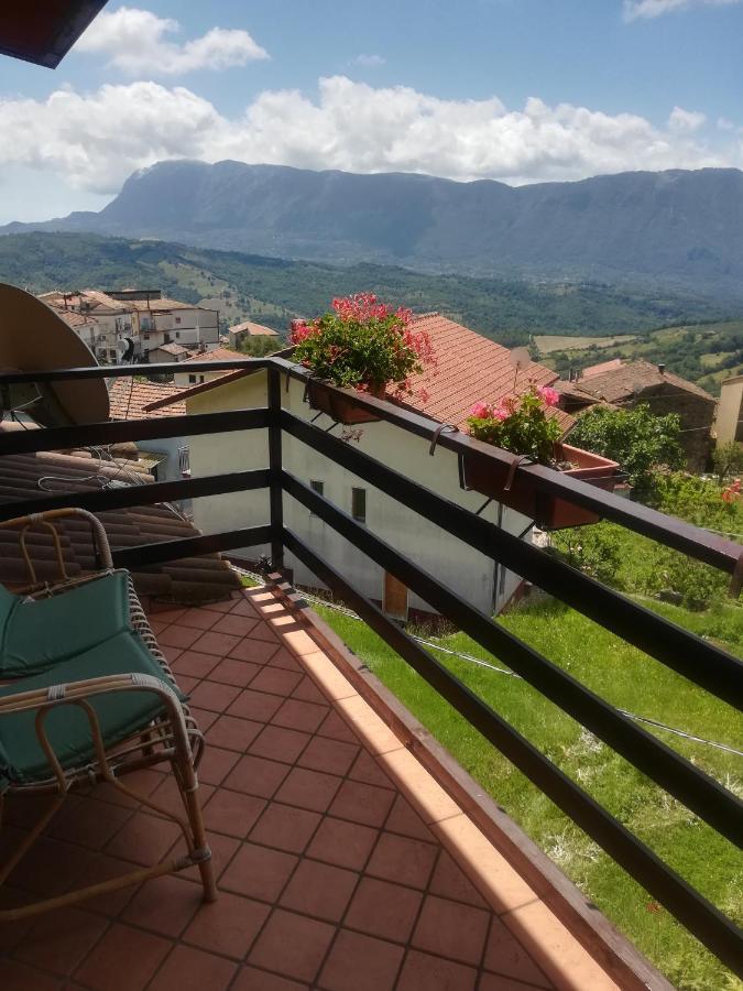Mansarda Fiorita Bed & Breakfast Abatemarco Exterior photo